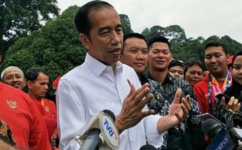 Jokowi ke Rektor UKI: Bikin Fakultas Kopi dan Kelapa Sawit